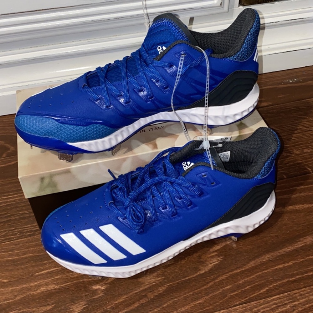 Adidas icon bounce cleats